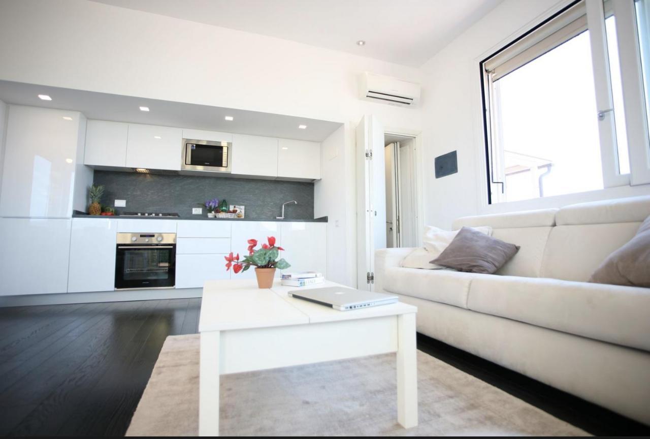 Appartement Rilassante Superattico Con Viste Sulle Coline E Jacuzzi - Perfetta Fuga Romantica *